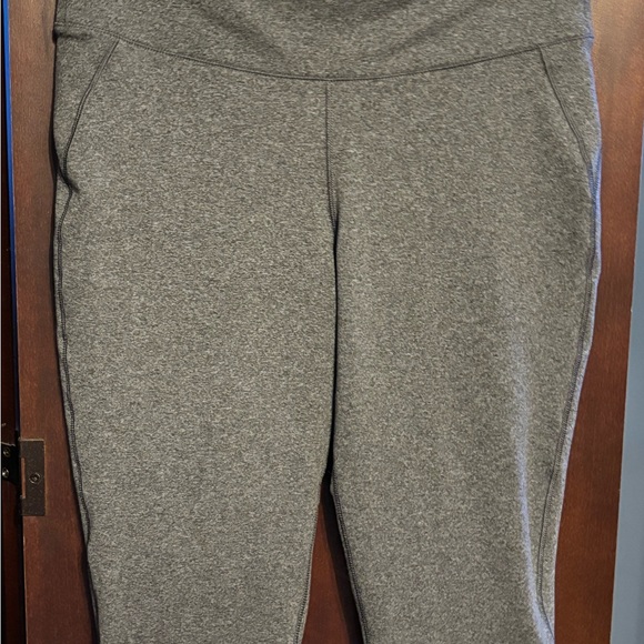 bcg Yoga pants or capris in excellent condition size medium polyester spandex - Picture 5 of 14